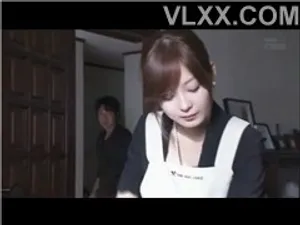 Người chồng đi công việc, người vợ ở nhà bị bồ của chị gái cưỡng hiếp